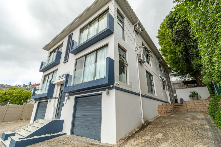 To Let 2 Bedroom Property for Rent in Vredehoek Western Cape